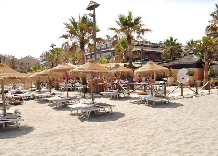 - 2br, 1bth Flat Near Puerto Banus Daire *