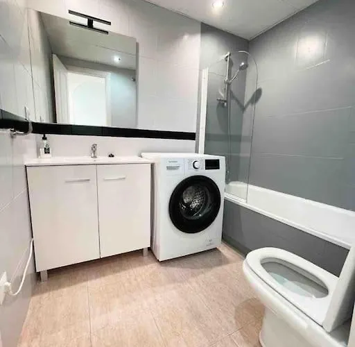 - 2br, 1bth Flat Near Puerto Banus Daire