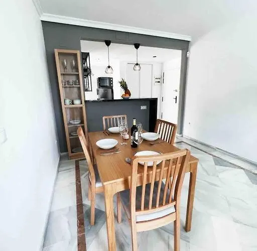 - 2br, 1bth Flat Near Puerto Banus Daire *
