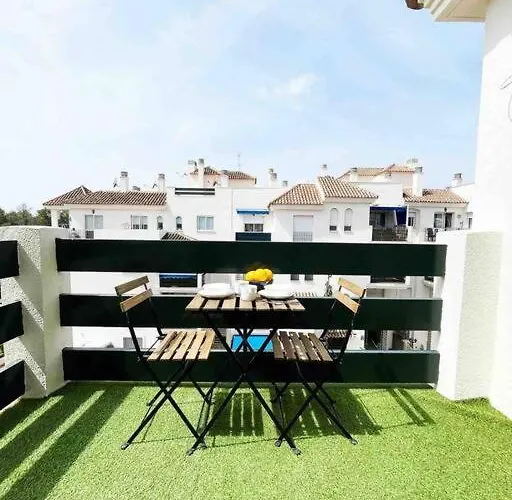 Daire - 2br, 1bth Flat Near Puerto Banus *