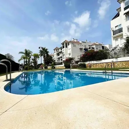 Apartment 2br, 1bth Flat Near Puerto Banus