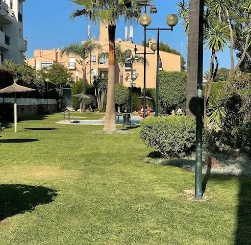 - 2br, 1bth Flat Near Puerto Banus