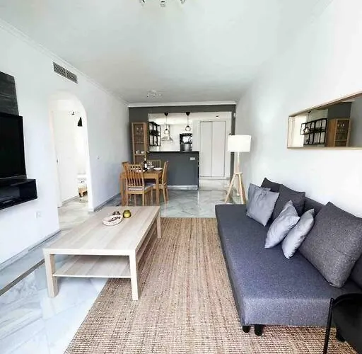 - 2br, 1bth Flat Near Puerto Banus Апартаменти Марбелья