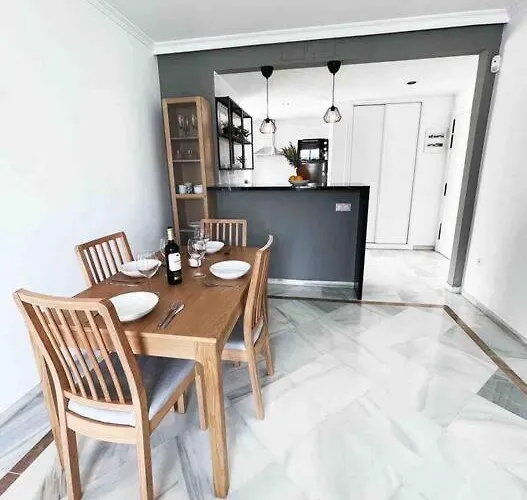 - 2br, 1bth Flat Near Puerto Banus Марбелья