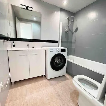 - 2br, 1bth Flat Near Puerto Banus Appartement