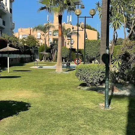 - 2br, 1bth Flat Near Puerto Banus