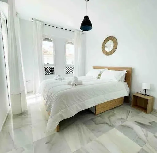 Апартаменты - 2br, 1bth Flat Near Puerto Banus *