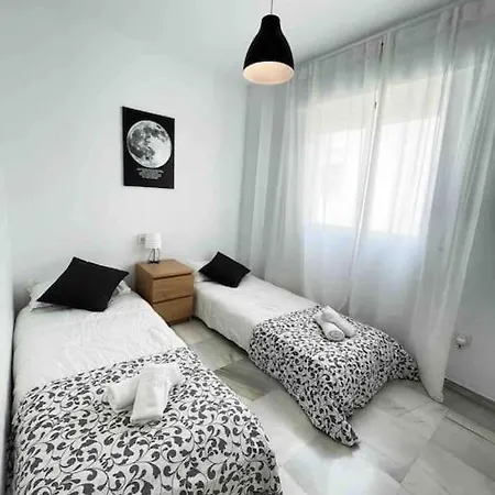 公寓 - 2br, 1bth Flat Near Puerto Banus 马尔韦利亚